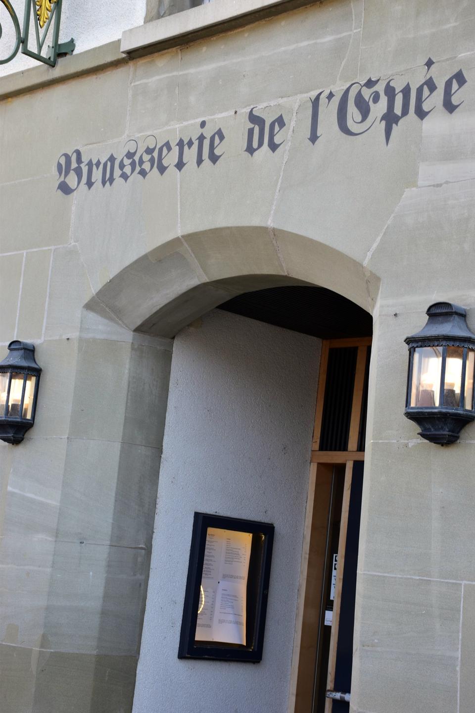 L'enseigne de la Brasserie de l'Épée