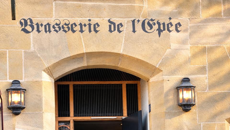 L'entrée de la Brasserie de l'Épée, Planche-Supérieure 39