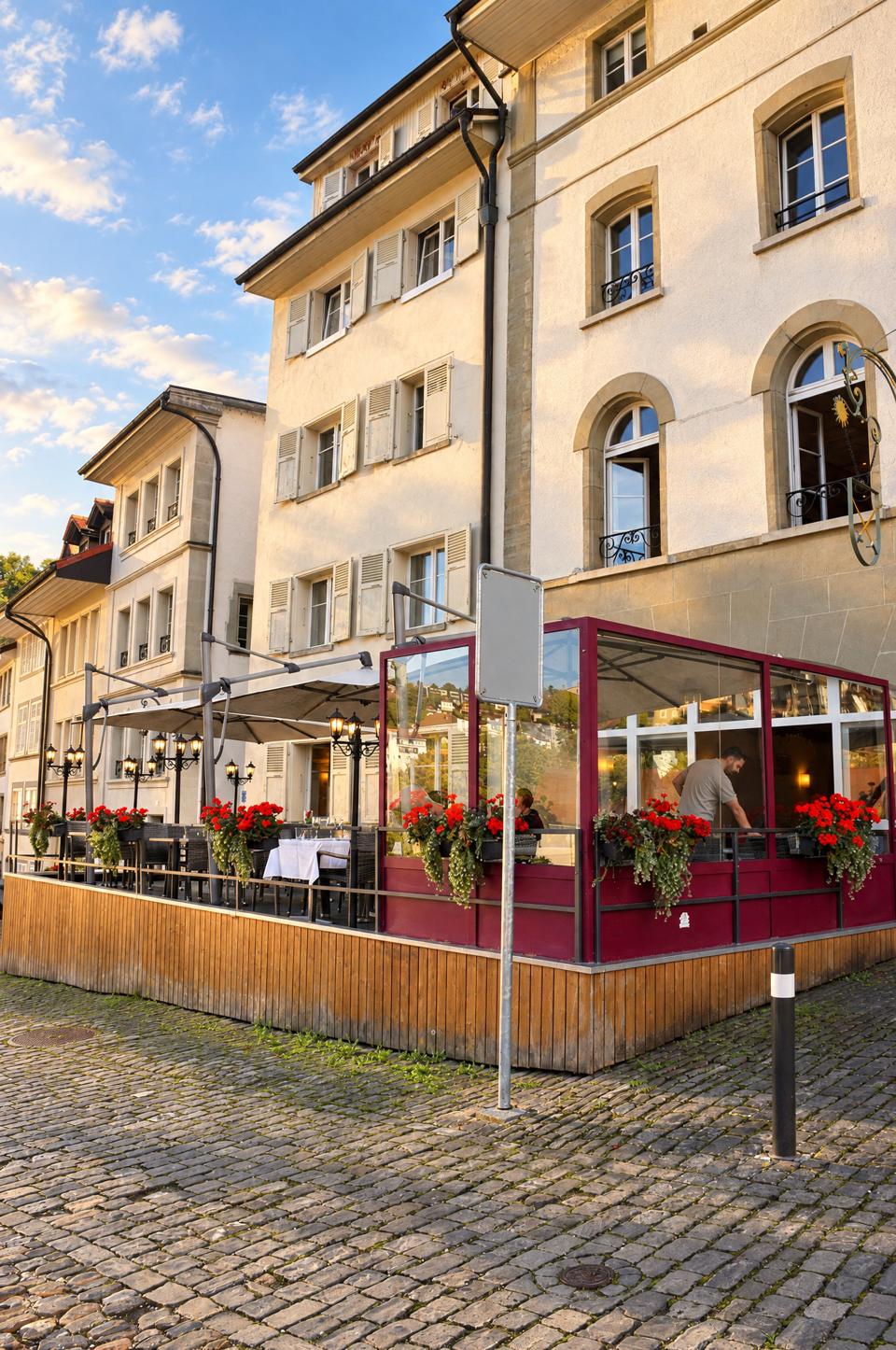 La façade et la terrasse sur la Planche-Supérieure